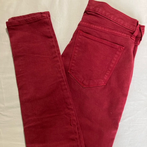 Size 25 Cherry Red Gap true skinny denim - Picture 1 of 3